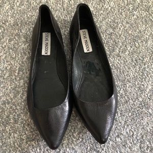 Steve Madden black leather Skorch flats Size 6